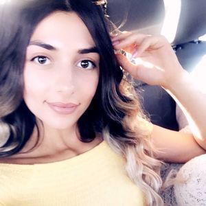 Meet your Posher, Stefany